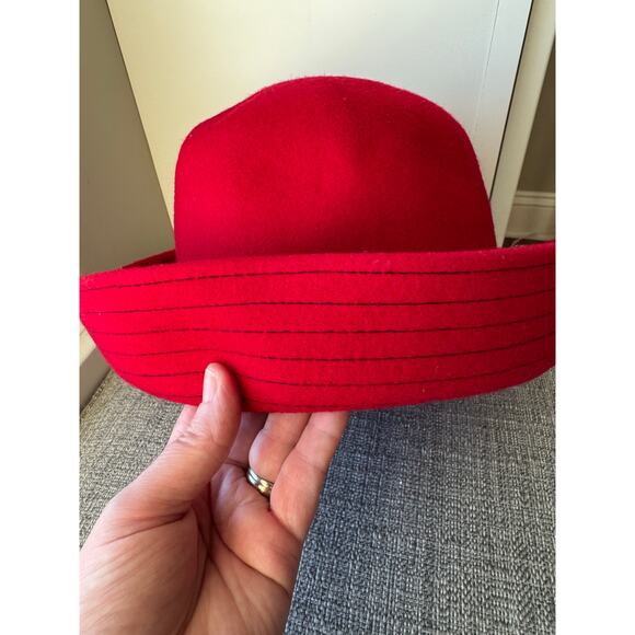 Vintage Red Felt Cloche Hat – 1960s–70s Mod Bucket Style main image 5